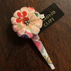 KIMONO CLIPS HAIR CLIP - NWT